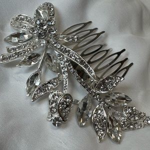 Medium Jeweled Hairclip